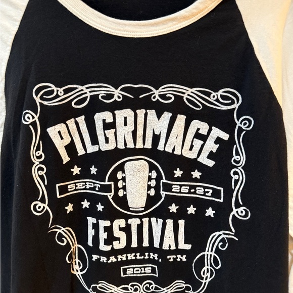 Pilgrimage Festival Tee🎶🎸🎵🎸🎼🎻🪕 Could also be a men’s Small - Picture 2 of 2